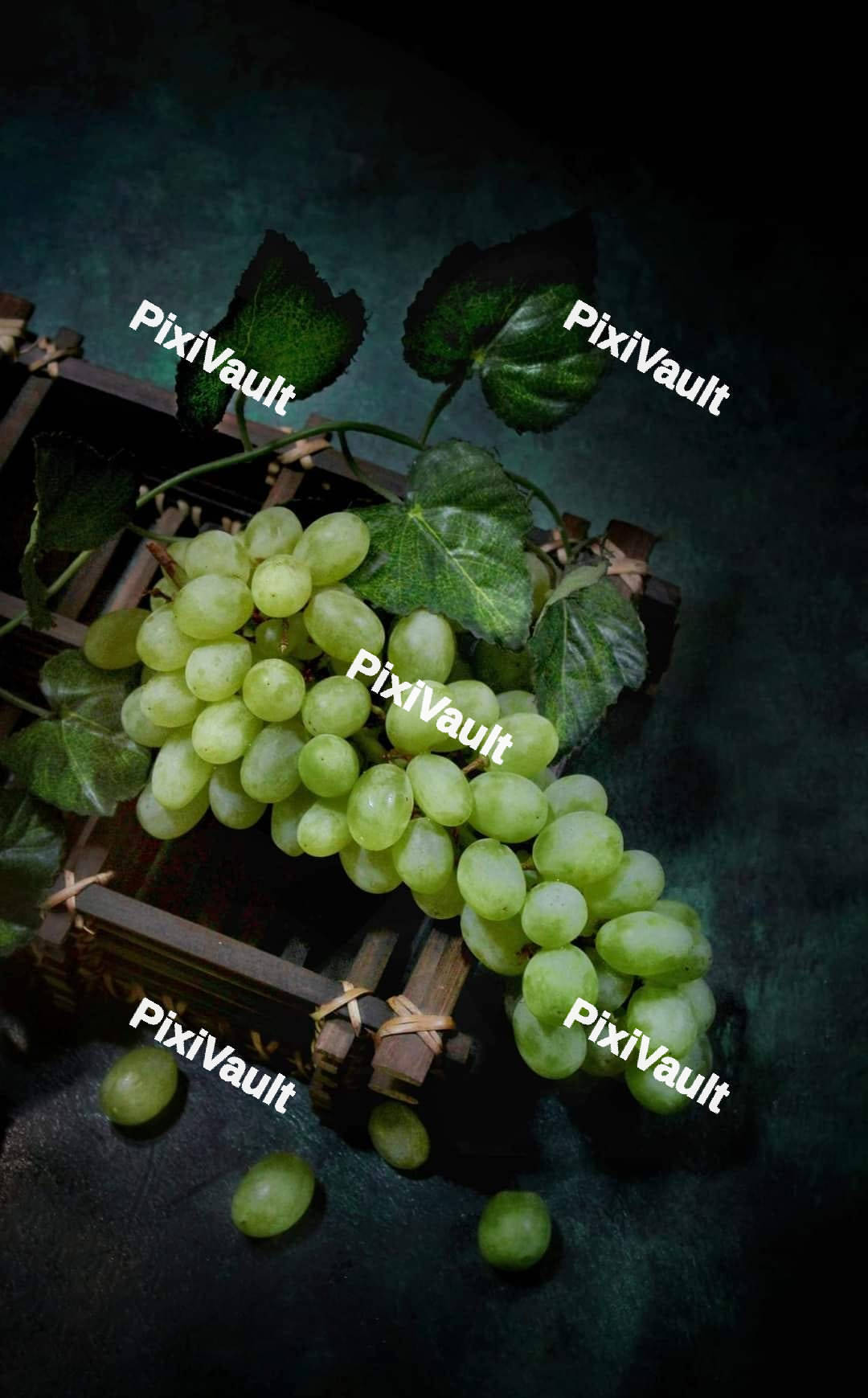 Bunch of green grapes